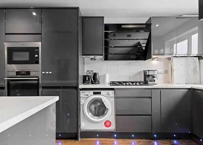 Superb Stonewall Terrace London