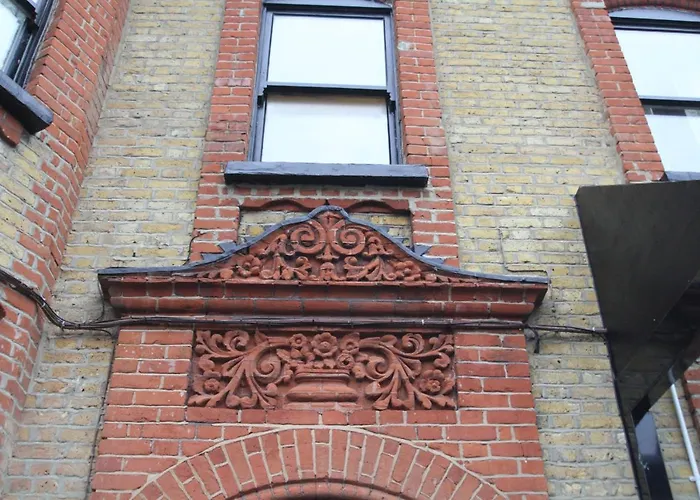 Oyo Greenleafe Hotel London